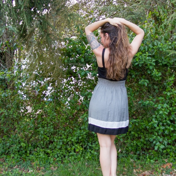 Simple Dress - Picture 2 of 5